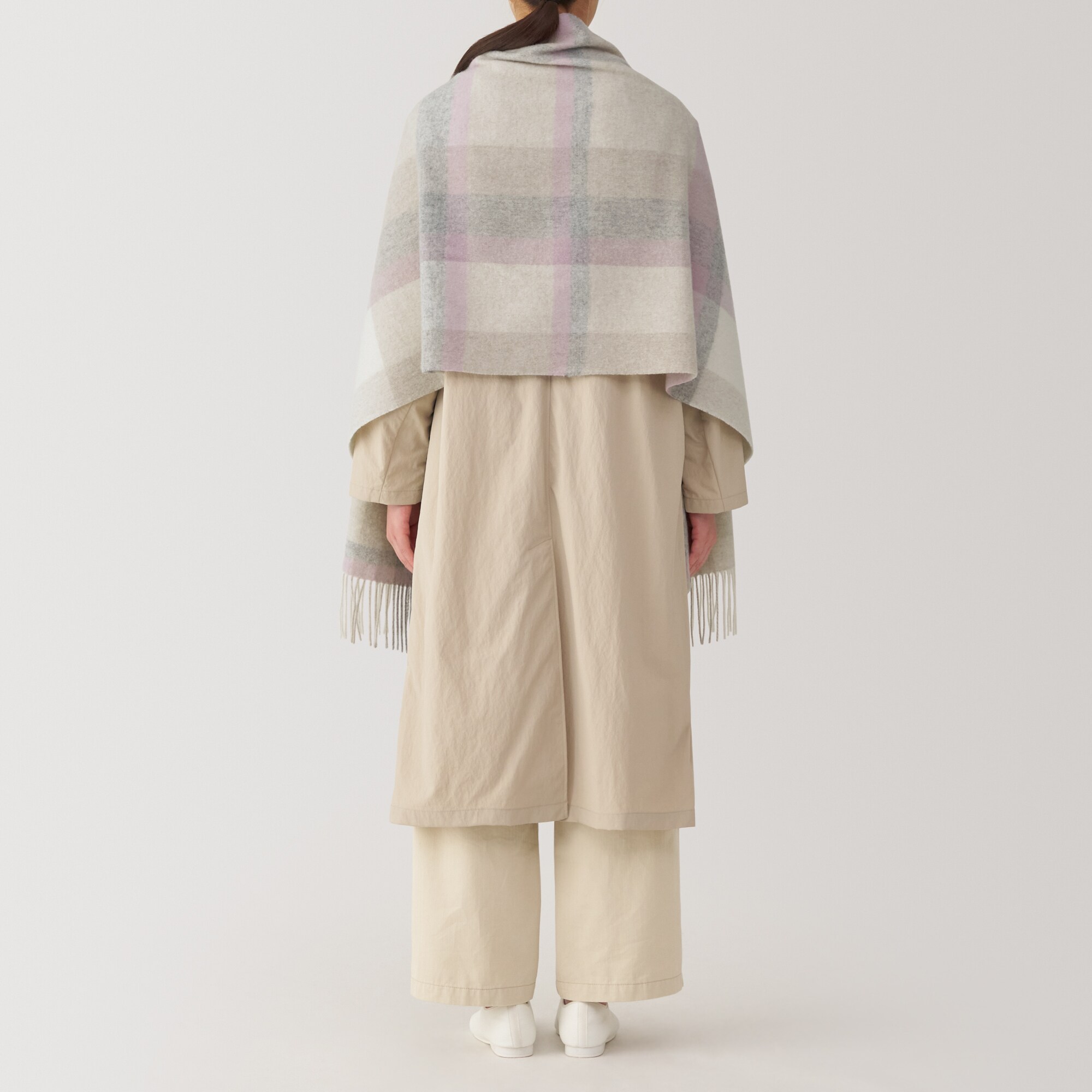 ウール　ひざ掛けにもなる　大判ストール（チェック）