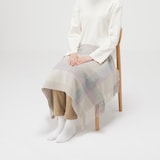 ウール　ひざ掛けにもなる　大判ストール（チェック）