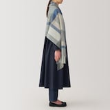 ウール　ひざ掛けにもなる　大判ストール（チェック）