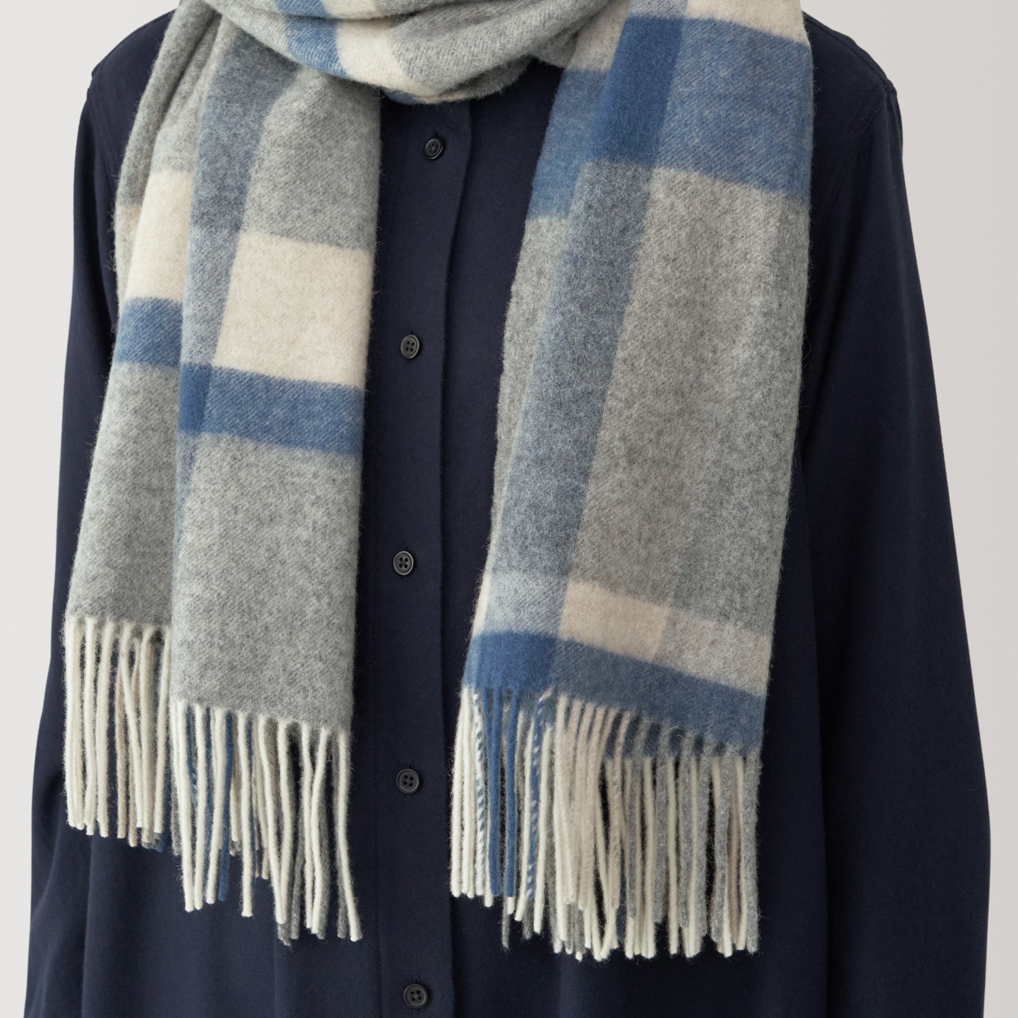 ウール　ひざ掛けにもなる　大判ストール（チェック）