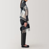 ウール　ひざ掛けにもなる　大判ストール（チェック）