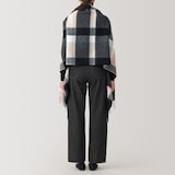 ウール　ひざ掛けにもなる　大判ストール（チェック）