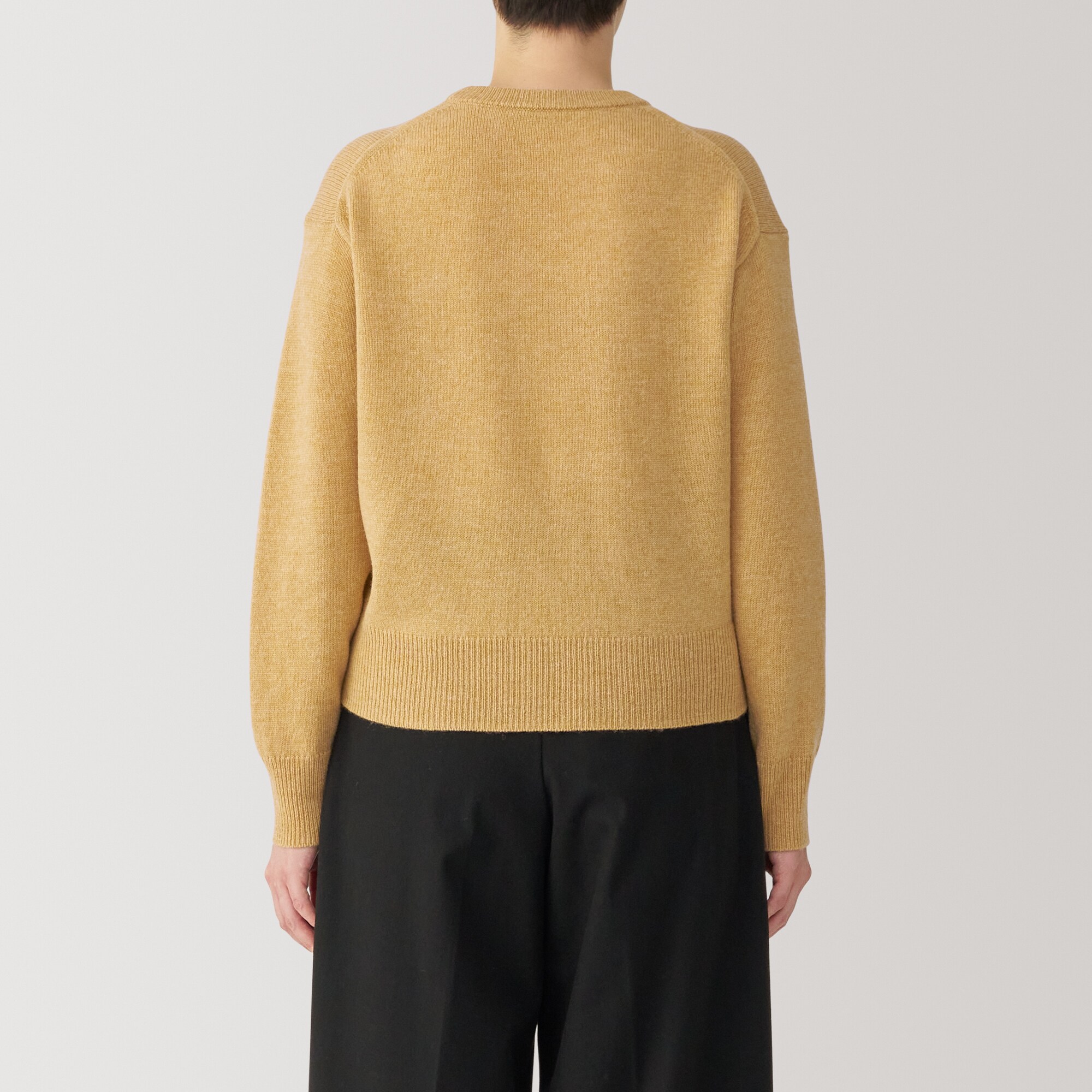 婦人　洗えるウールミドルゲージクルーネックセーター