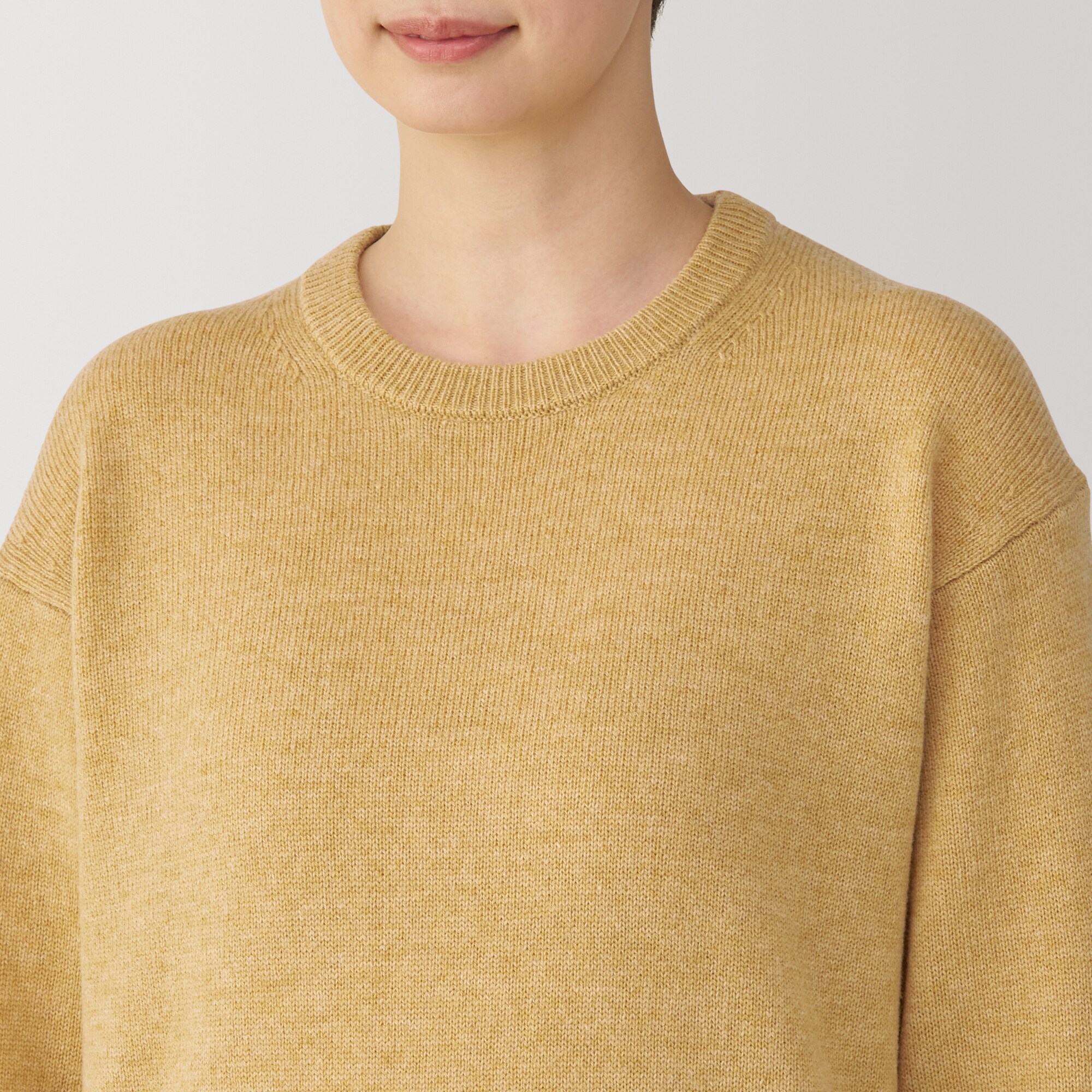 婦人　洗えるウールミドルゲージクルーネックセーター