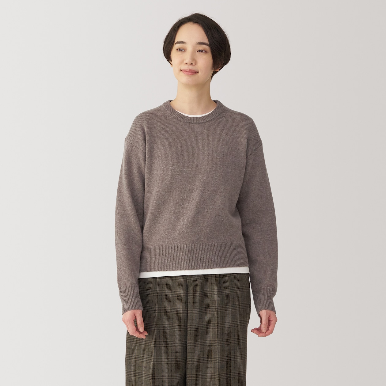 婦人　洗えるウールミドルゲージクルーネックセーター