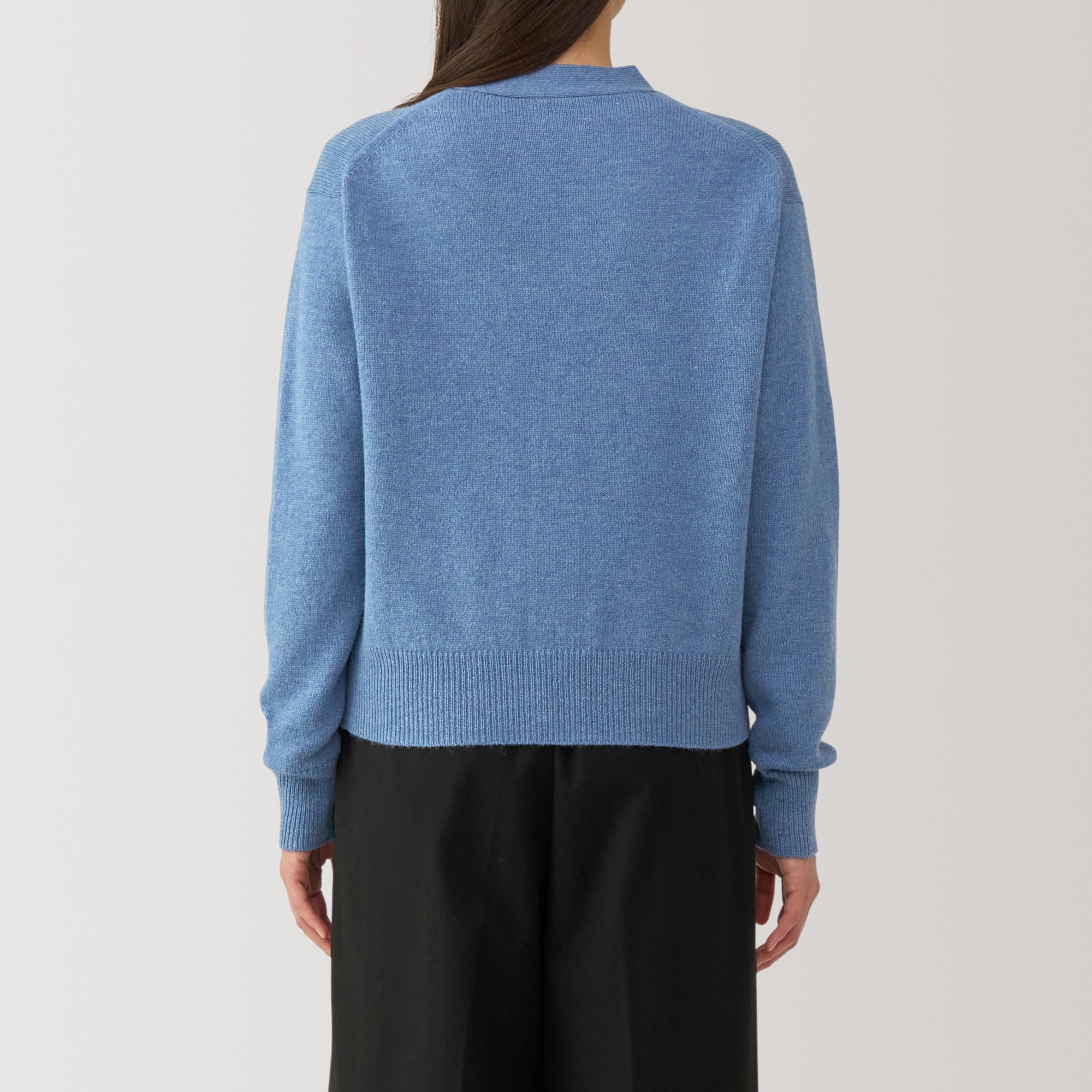 婦人　洗えるウールミドルゲージＶネックカーディガン