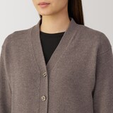 婦人　洗えるウールミドルゲージＶネックカーディガン