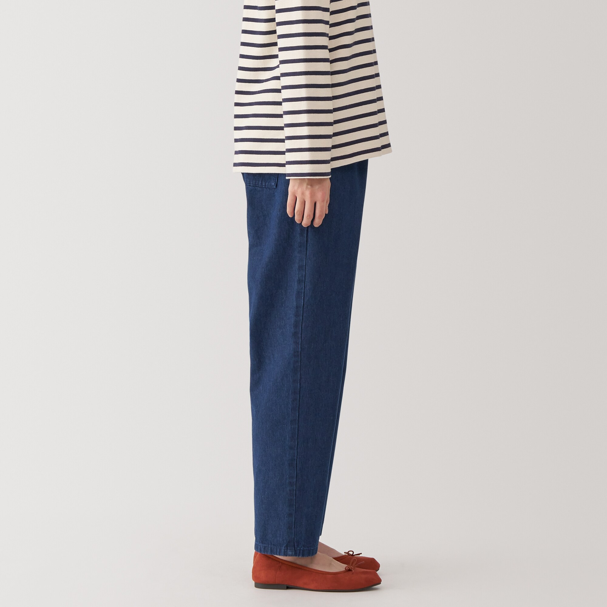 婦人　洗いざらしデニム　イージーテーパードパンツ