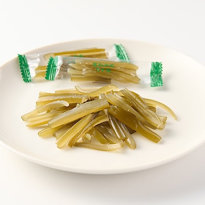 茎わかめ　うす塩味　５２ｇ