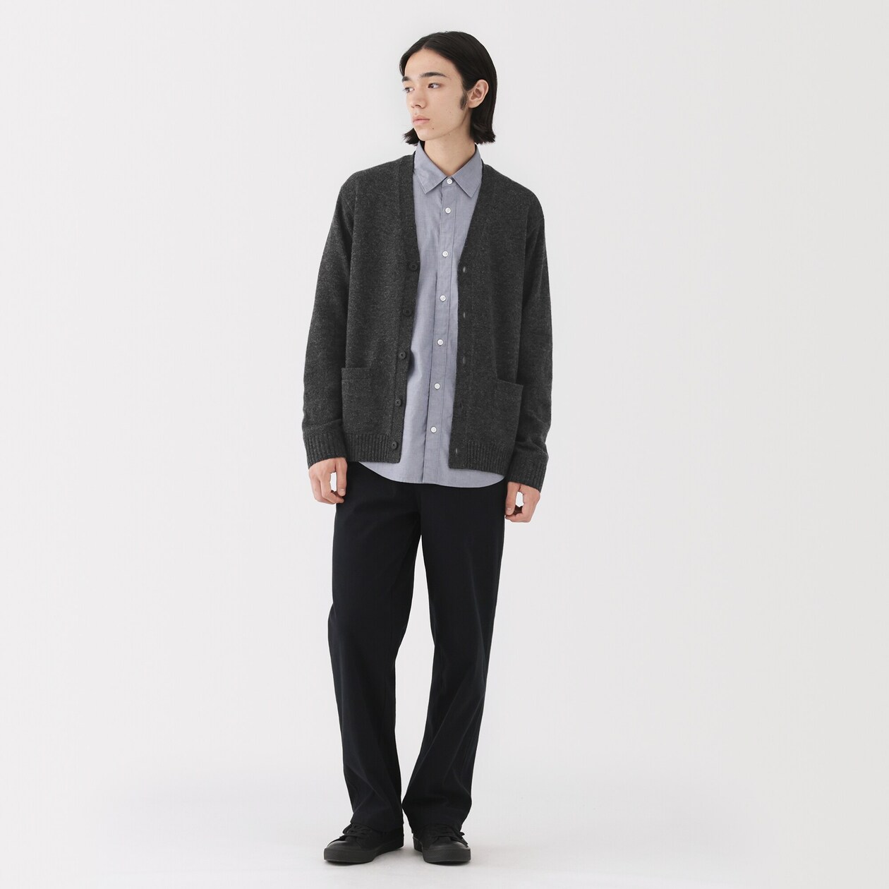 紳士　洗えるウールミドルゲージＶネックカーディガン