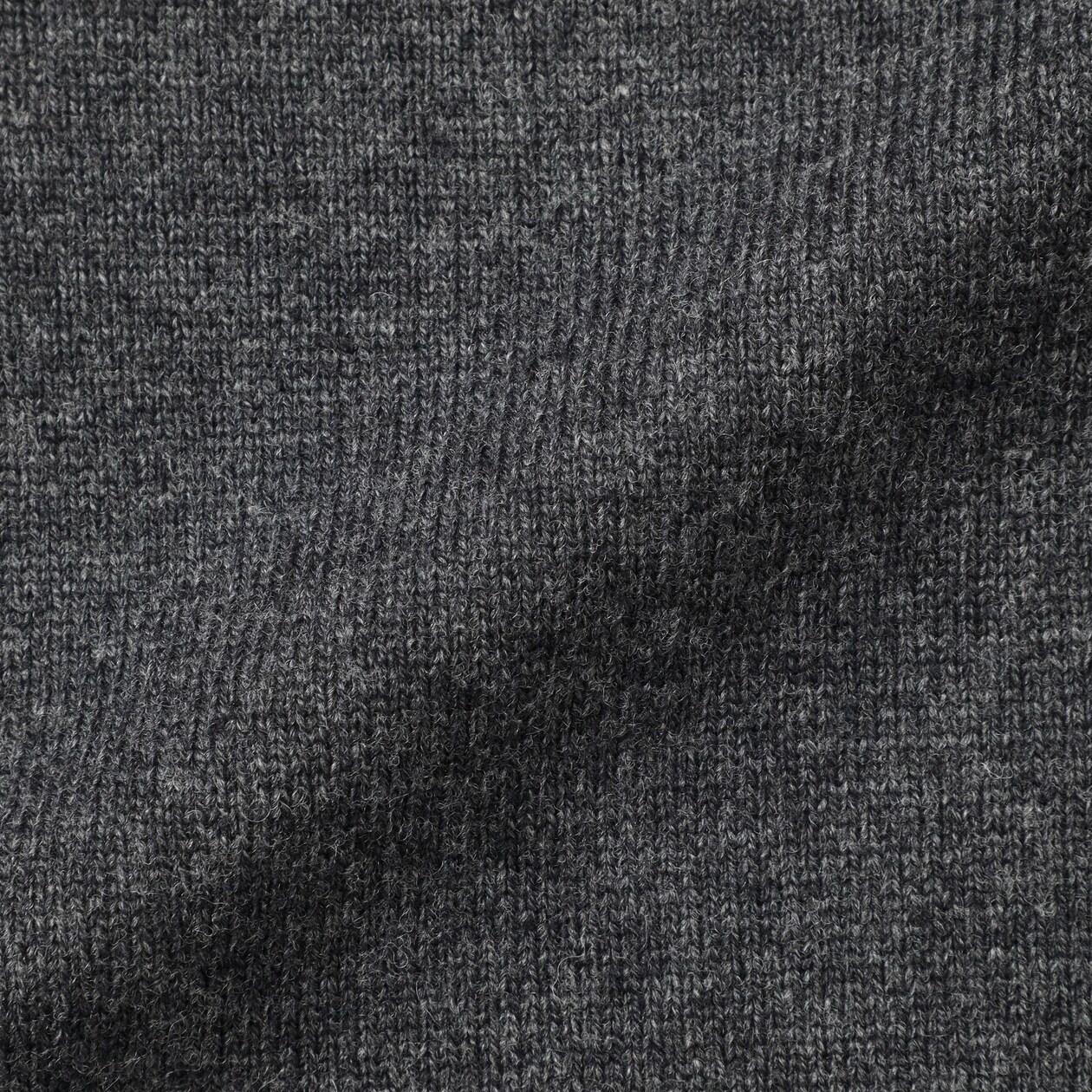 紳士　洗えるウールミドルゲージＶネックカーディガン