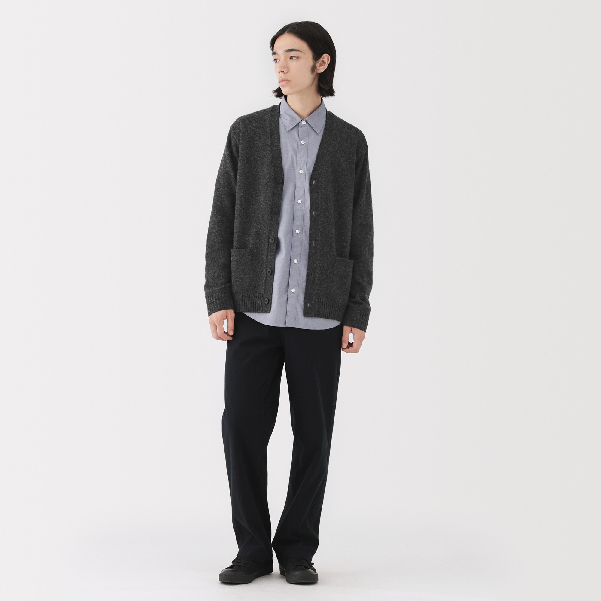 紳士　洗えるウールミドルゲージＶネックカーディガン