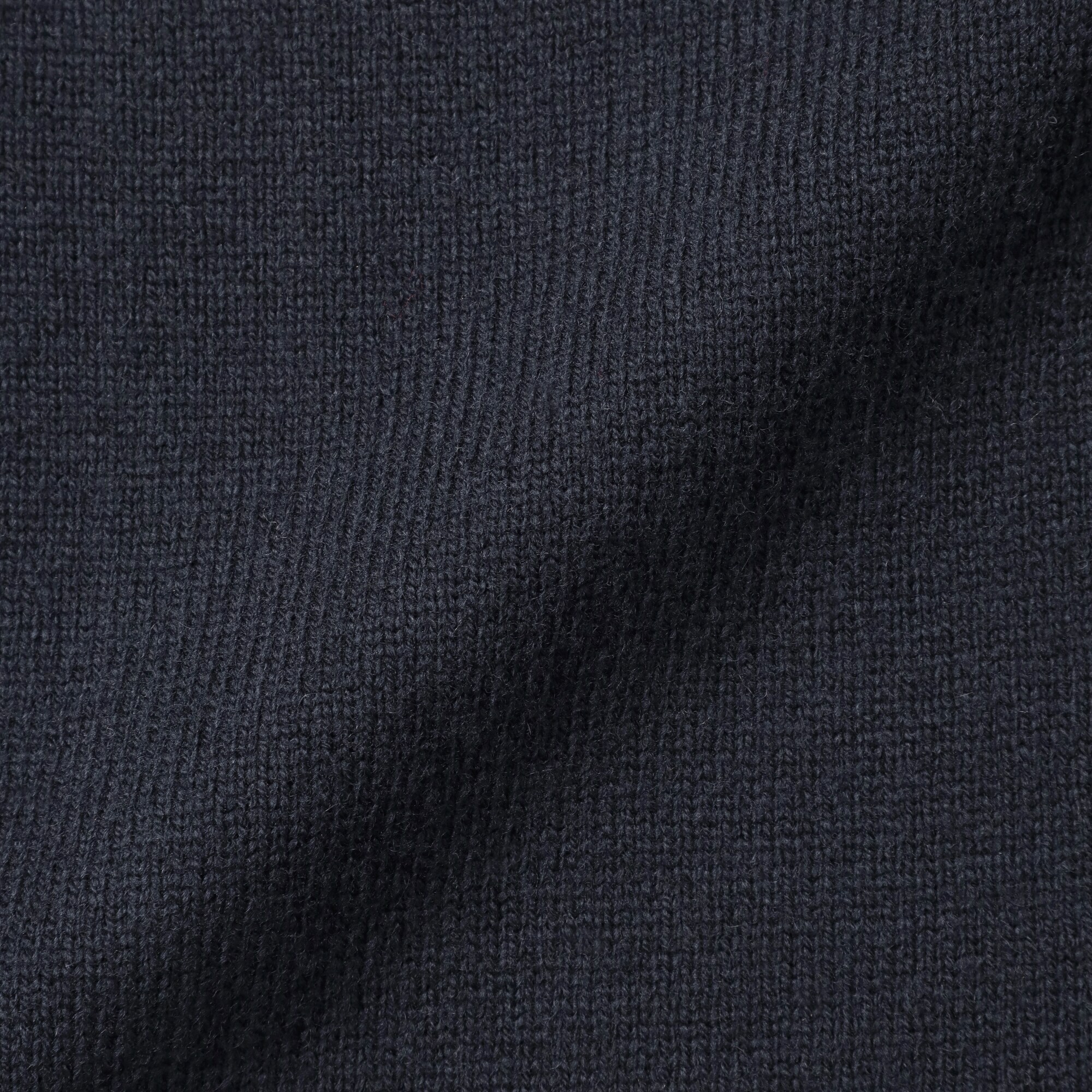 紳士　洗えるウールミドルゲージＶネックカーディガン