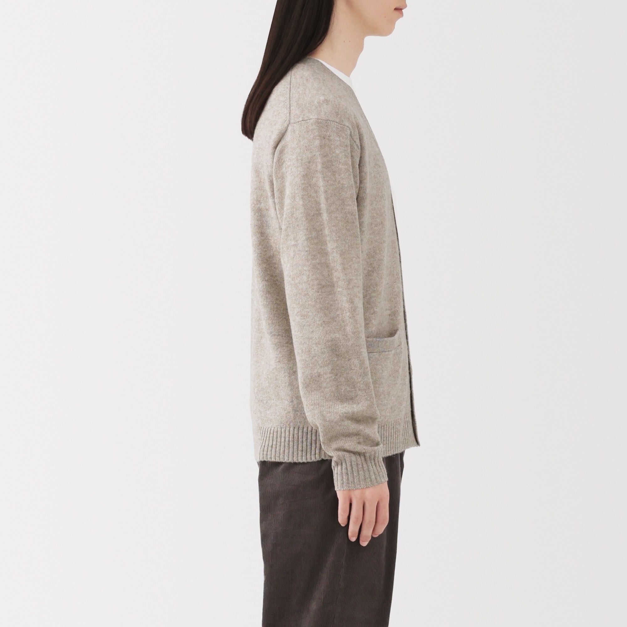 紳士　洗えるウールミドルゲージＶネックカーディガン