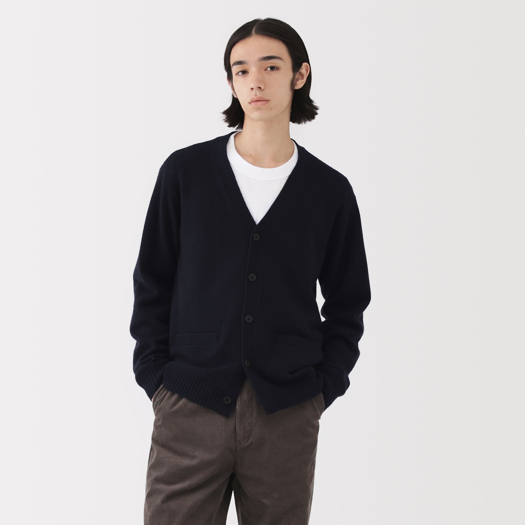 紳士 洗えるウールミドルゲージVネックカーディガン | 無印良品