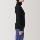 婦人　大豆繊維を使ったリブ編みタートルネック長袖Ｔシャツ