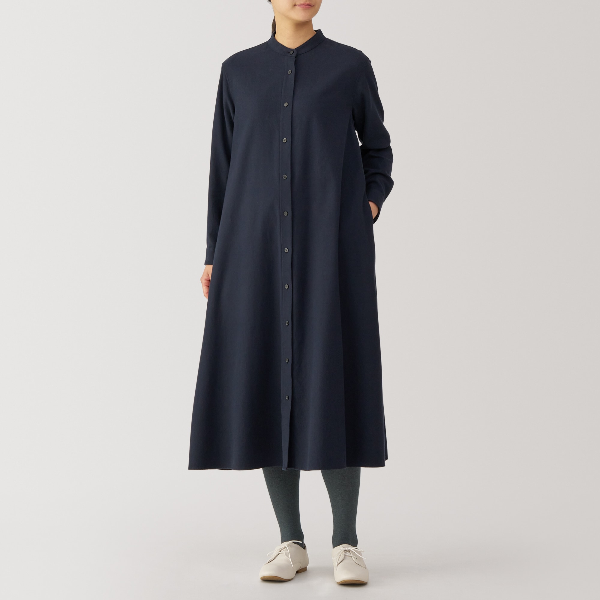 婦人　足なり直角　かかとに合う　タイツ