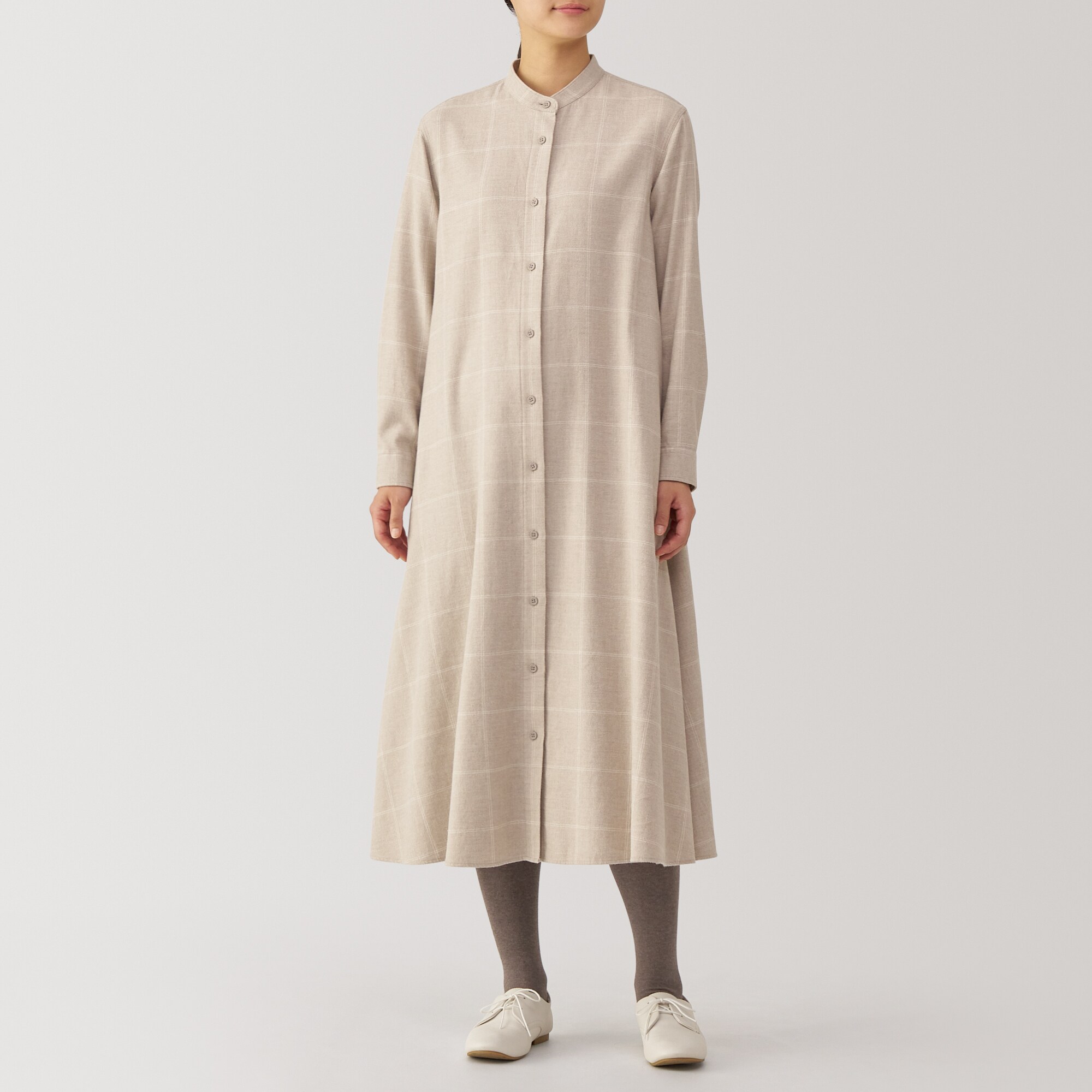 婦人　足なり直角　かかとに合う　タイツ