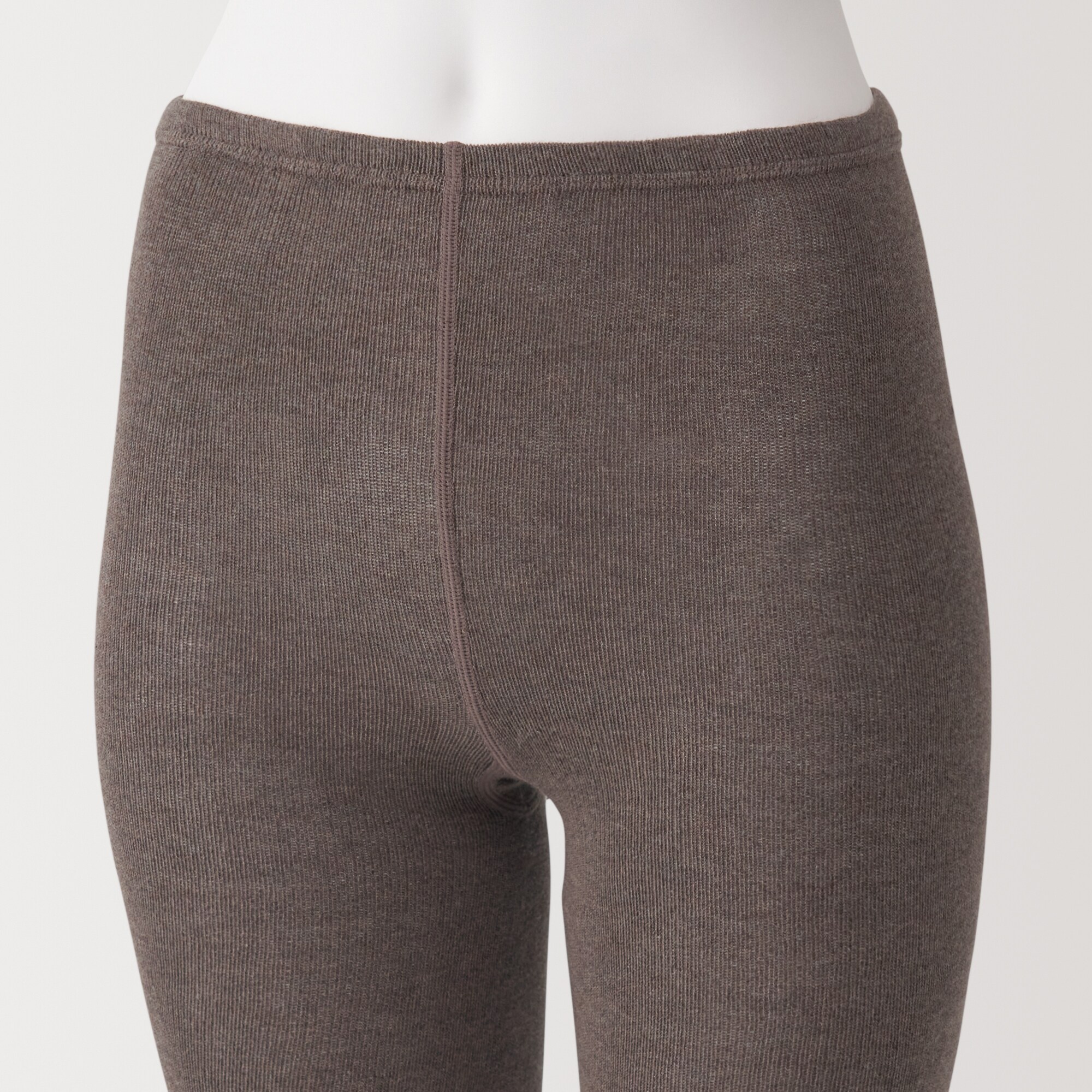 婦人　足なり直角　かかとに合う　タイツ