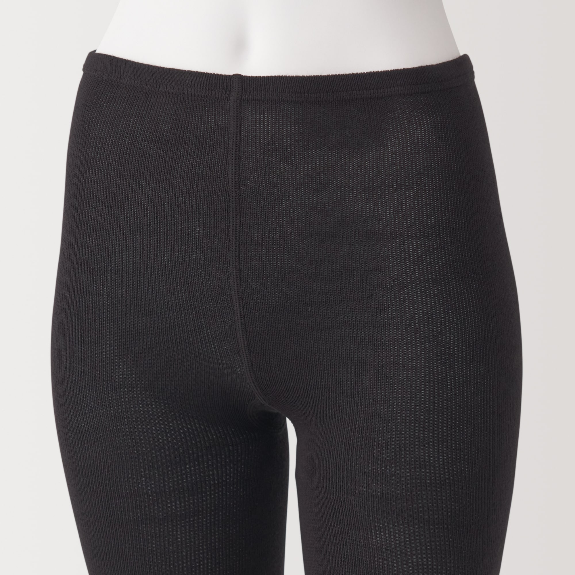 婦人　足なり直角　かかとに合う　タイツ