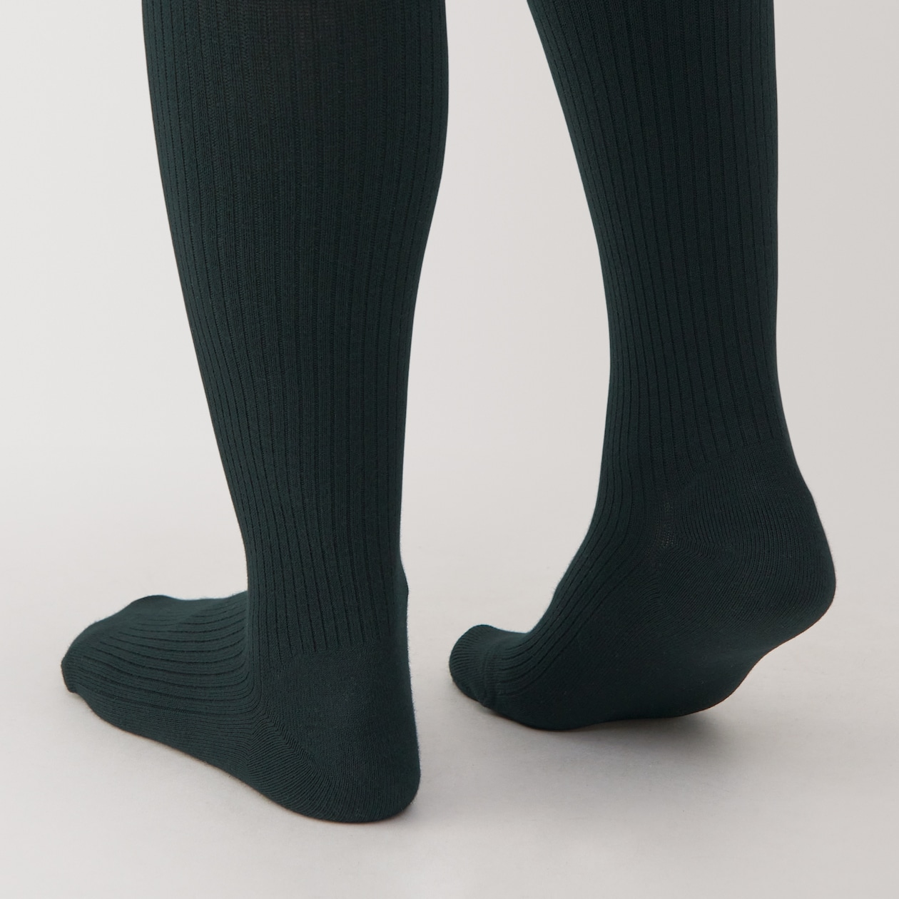 婦人　足なり直角　かかとに合う　リブ編みタイツ