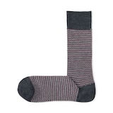 紳士　光沢感のあるウール糸で編んだ　足なり直角　ジャカード柄靴下