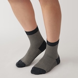 婦人　足なり直角　履き口やわらか　千鳥柄ショート丈靴下（口ゴムなし）