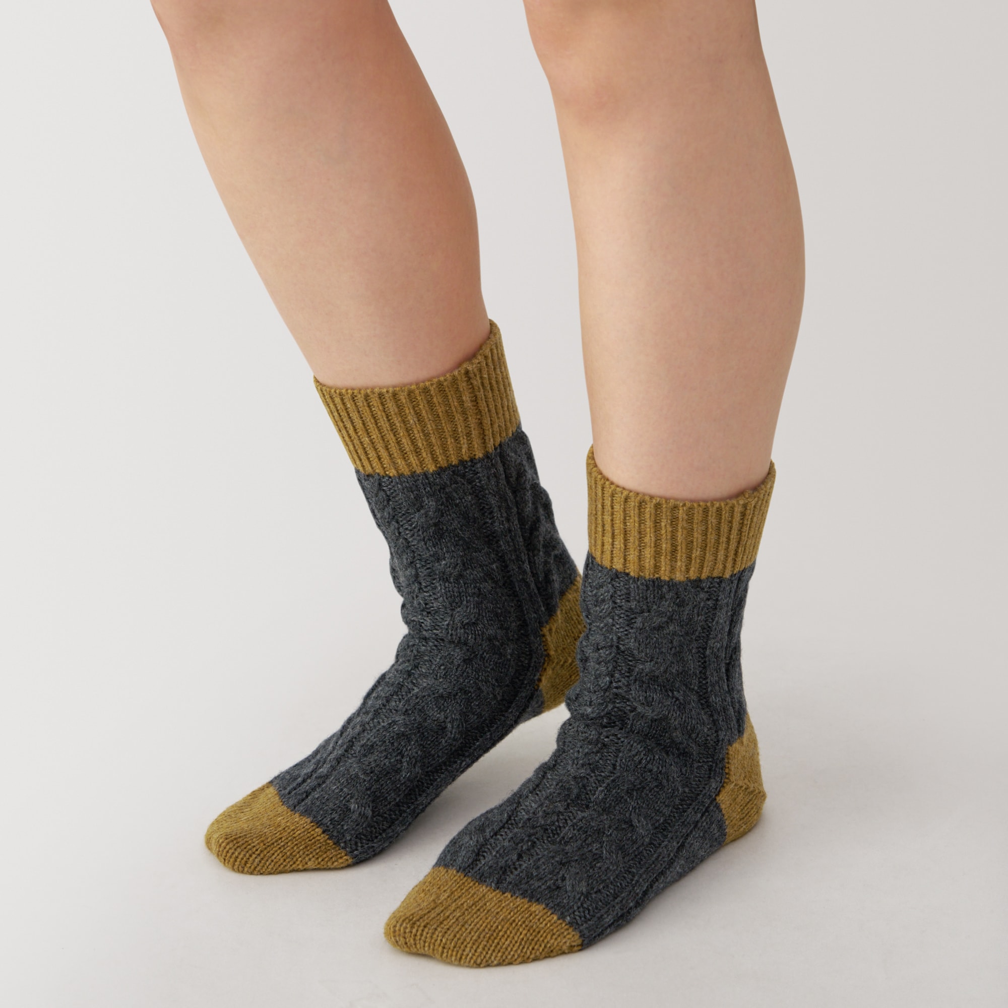 婦人　足なり直角　ウール混　柄編み　ルームソックス