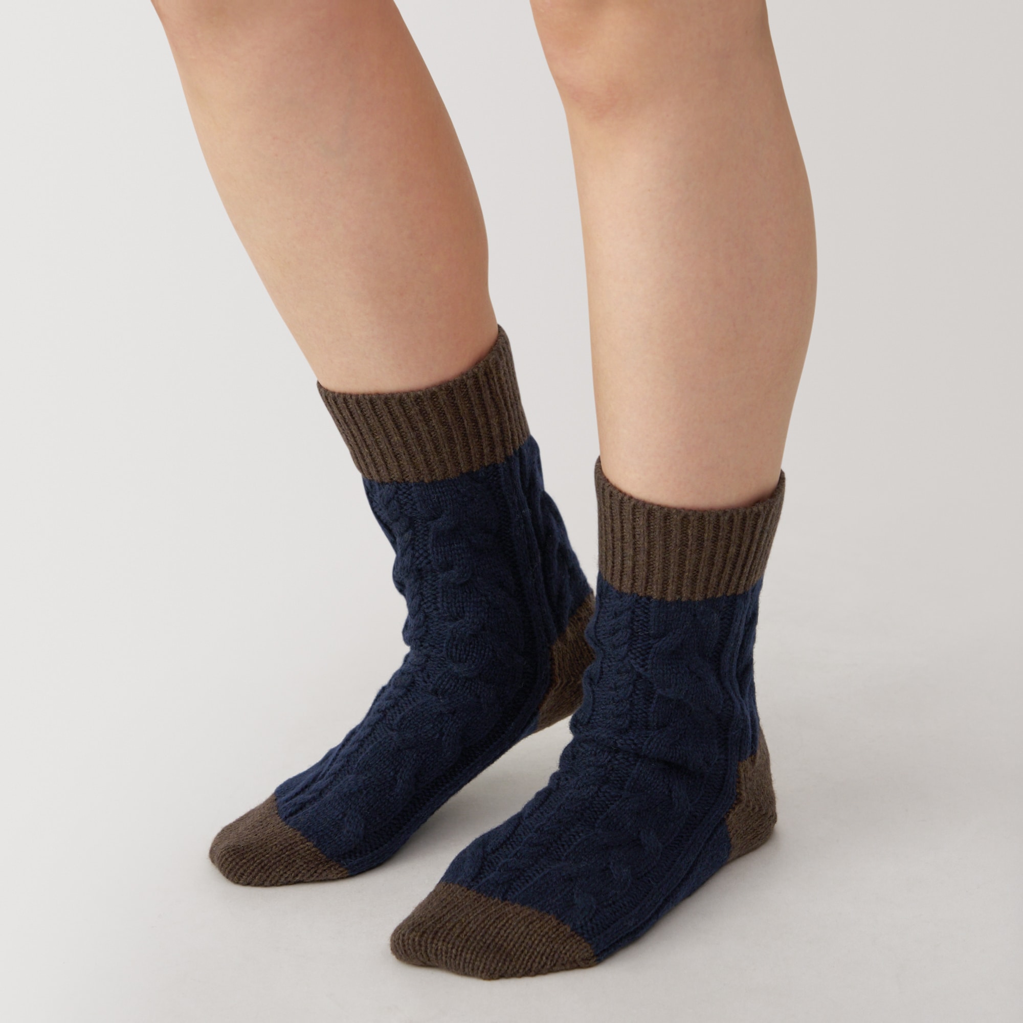 婦人　足なり直角　ウール混　柄編み　ルームソックス