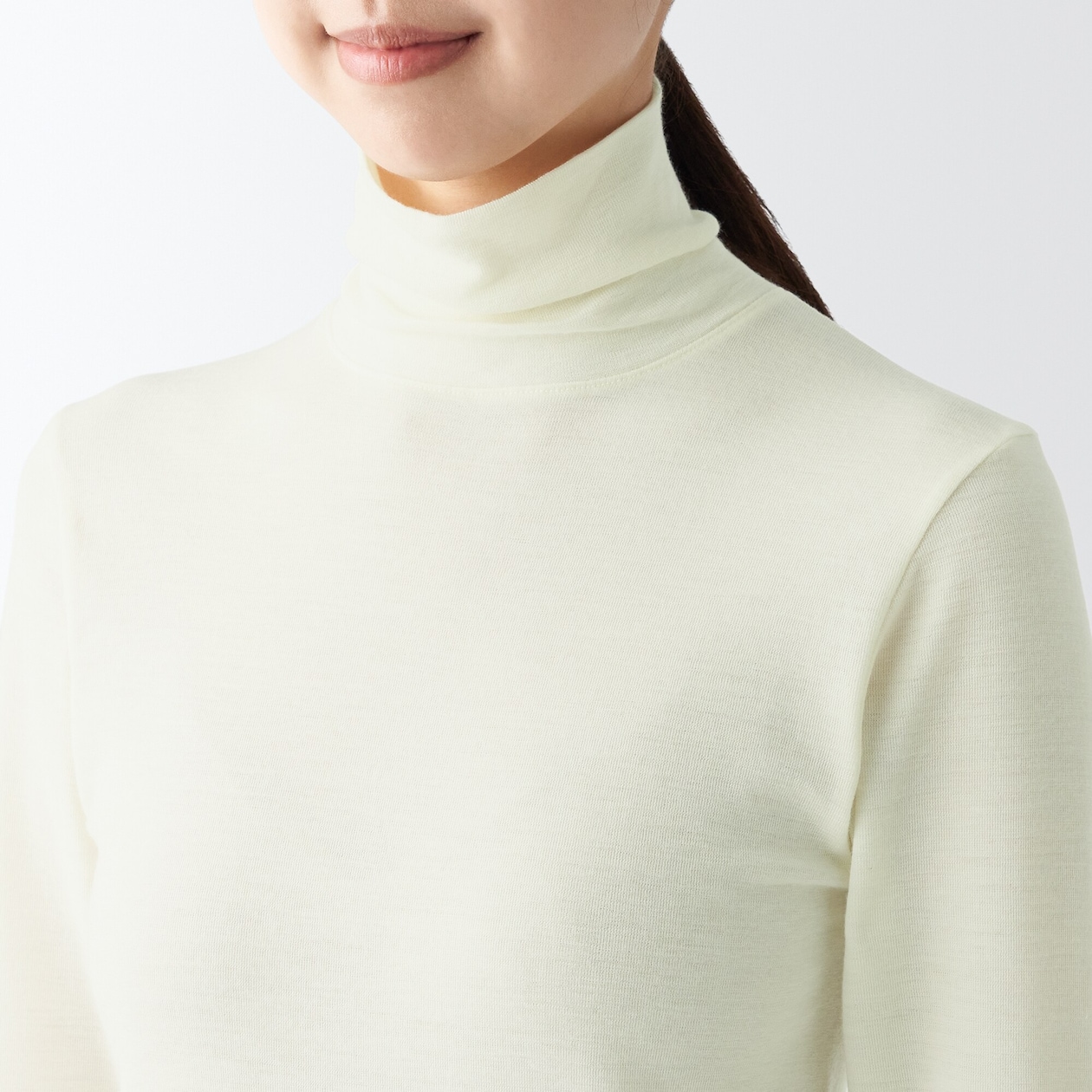 婦人　ウールタートルネック長袖Ｔシャツ