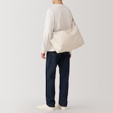 植物由来の原料を使った　スクエアショルダーバッグ