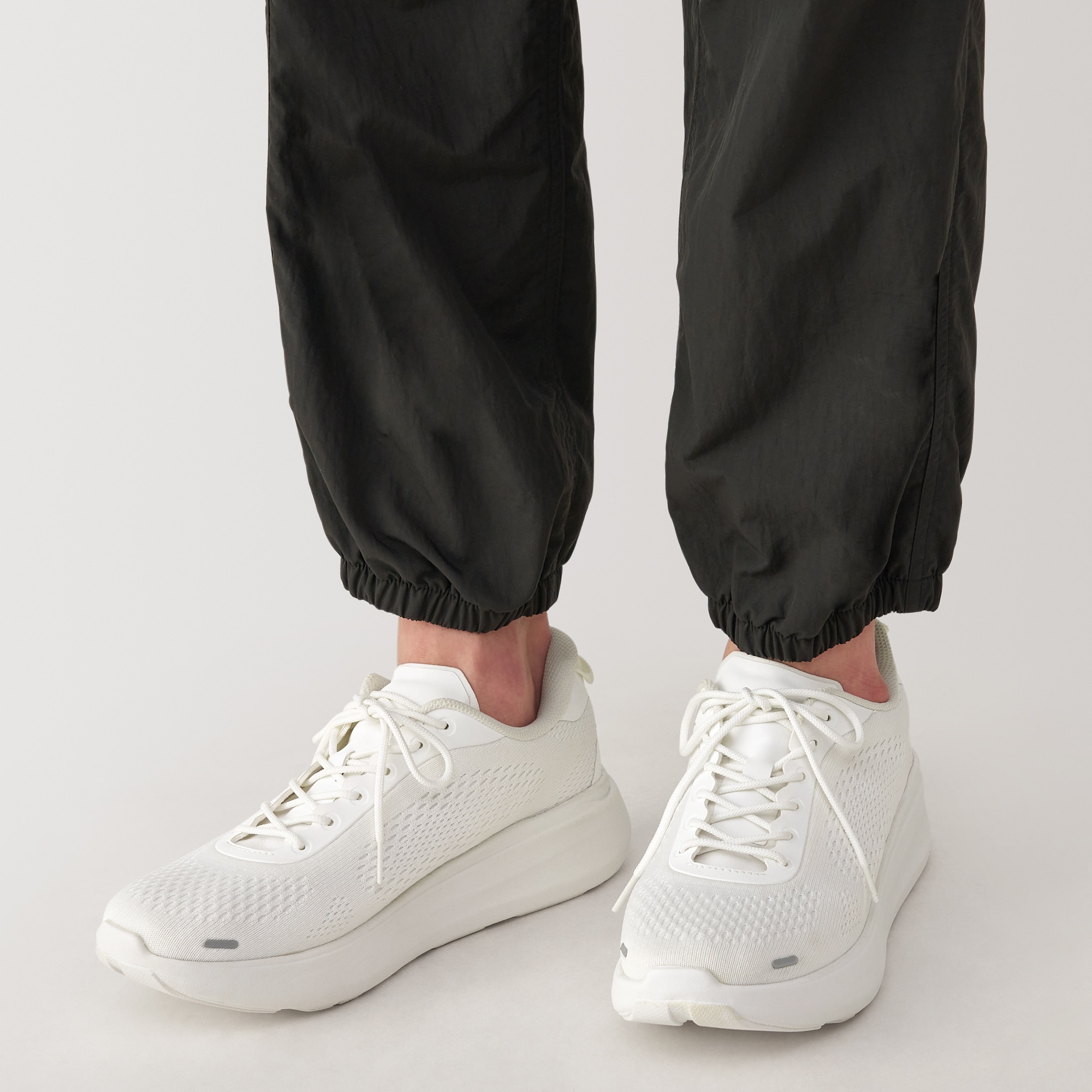 紳士　歩きやすいカーブソールスニーカー