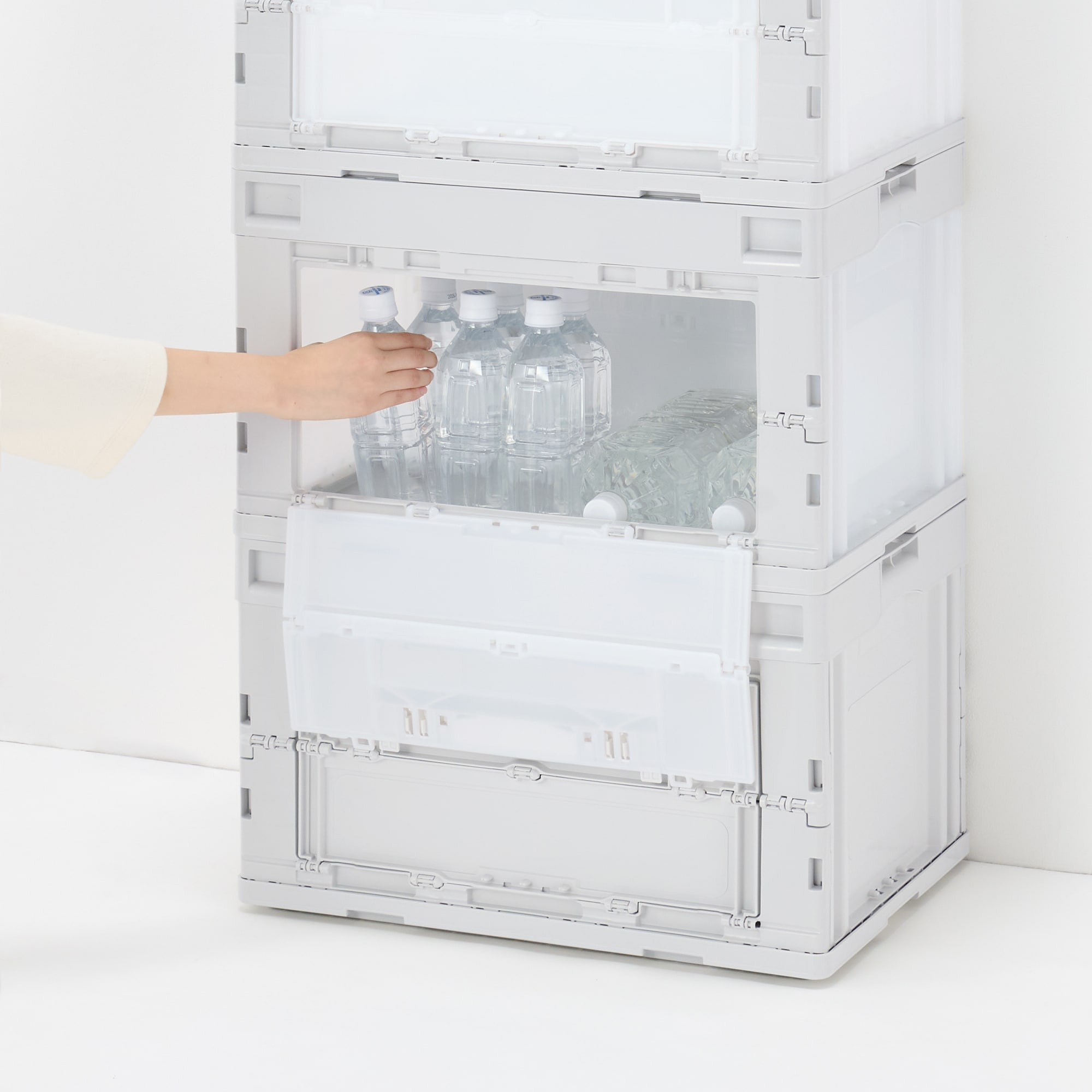 再生ポリプロピレン入り　折りたたみコンテナ　窓付　５０Ｌ　ホワイトグレー／半透明