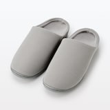 再生ポリエステル使い履き心地の良いスリッパ