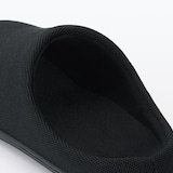 再生ポリエステル使い履き心地の良いスリッパ