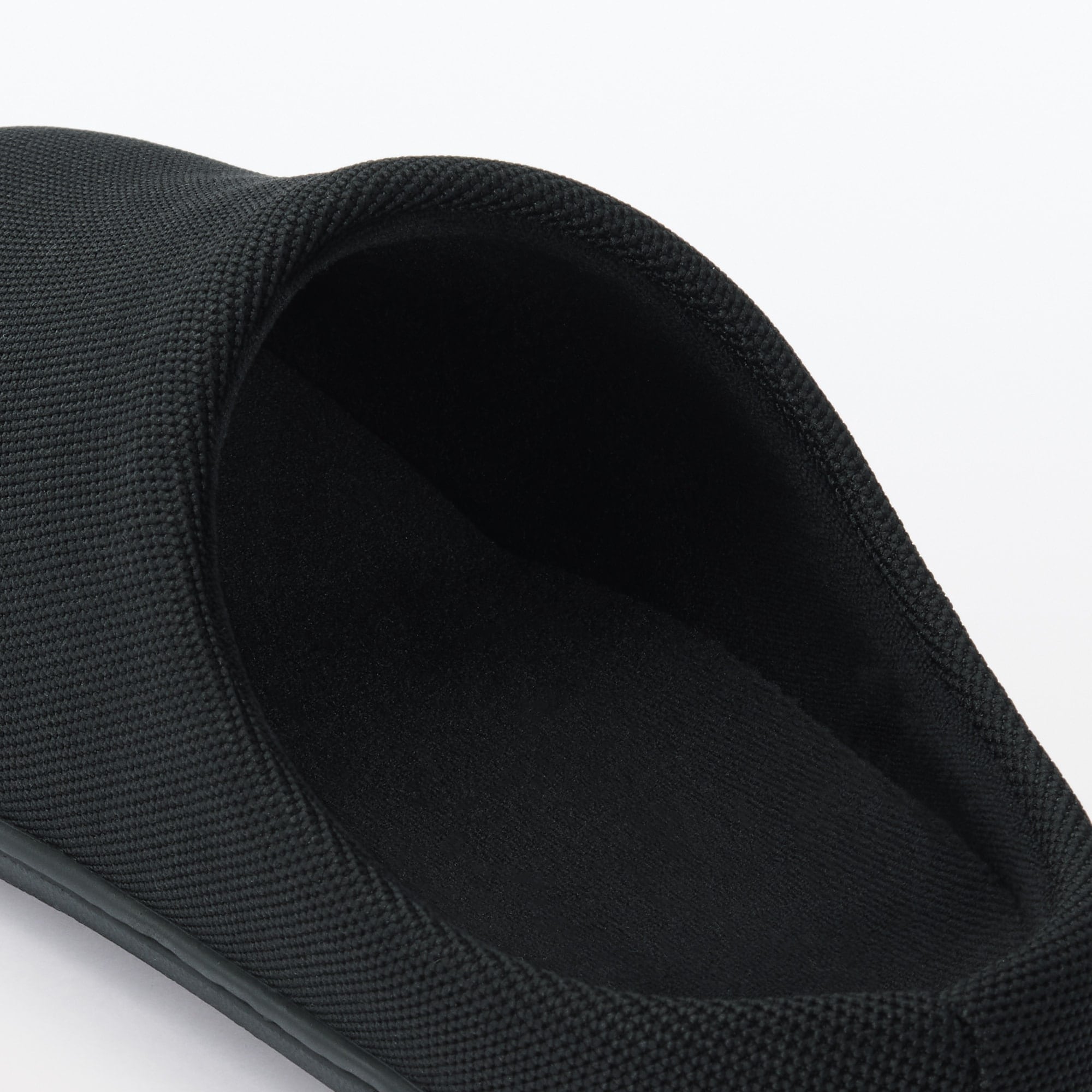 再生ポリエステル使い履き心地の良いスリッパ