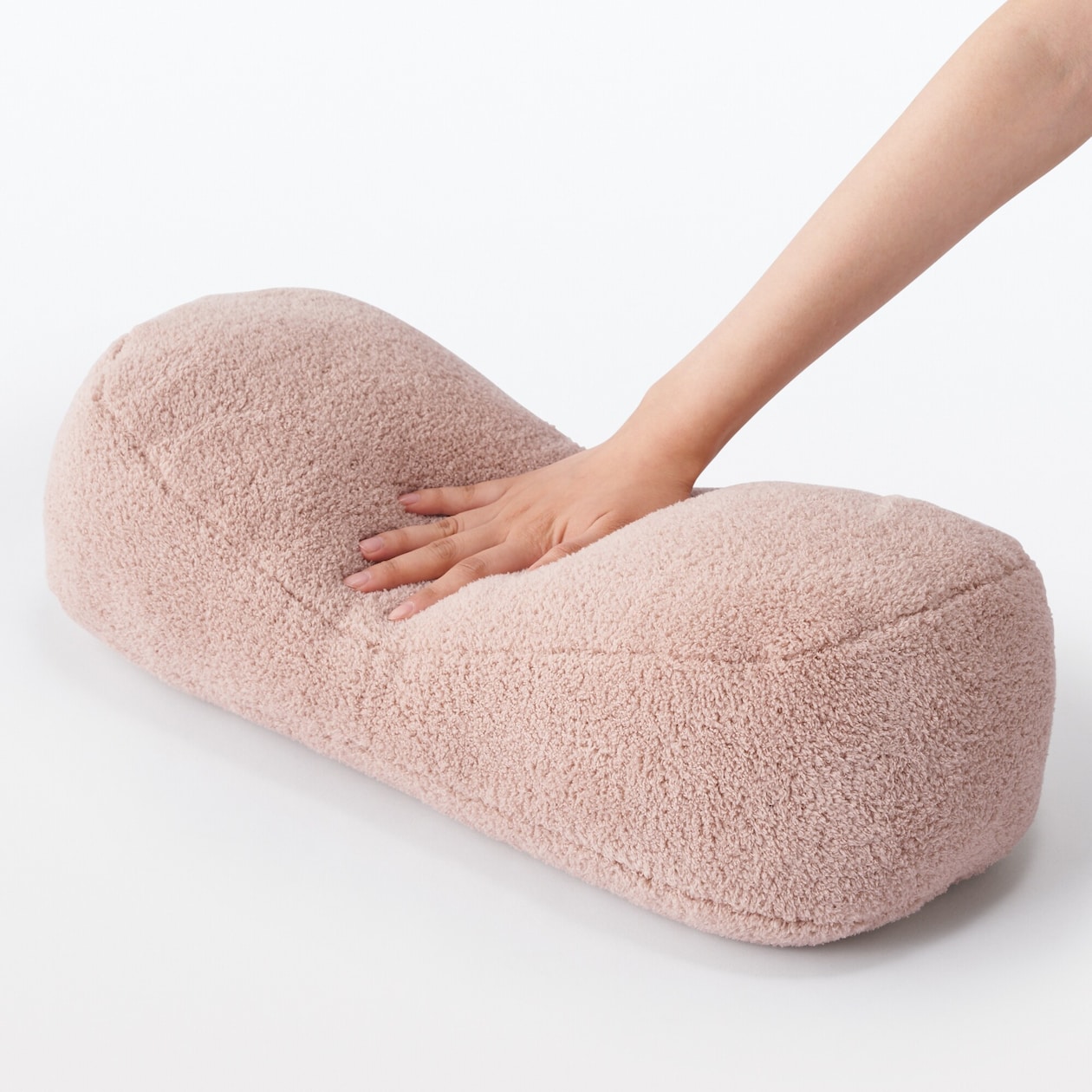 背当てにもなるあたたかマルチミニクッション