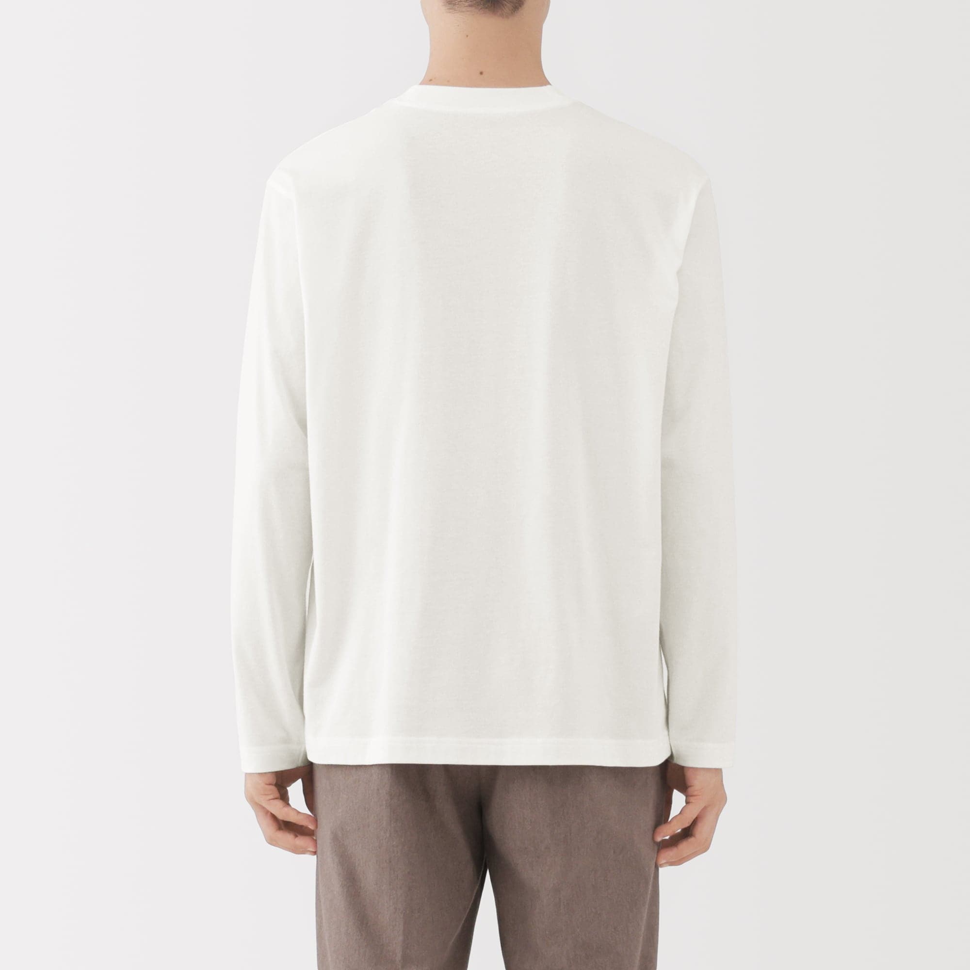 新品未使用　希少 ホワイトカラー　Vネック　SKINS 長袖シャツ SHIPS: 抗菌・防臭 NANO-FINE(R) ハイゲージ Vネック Tシャツ (ロンT