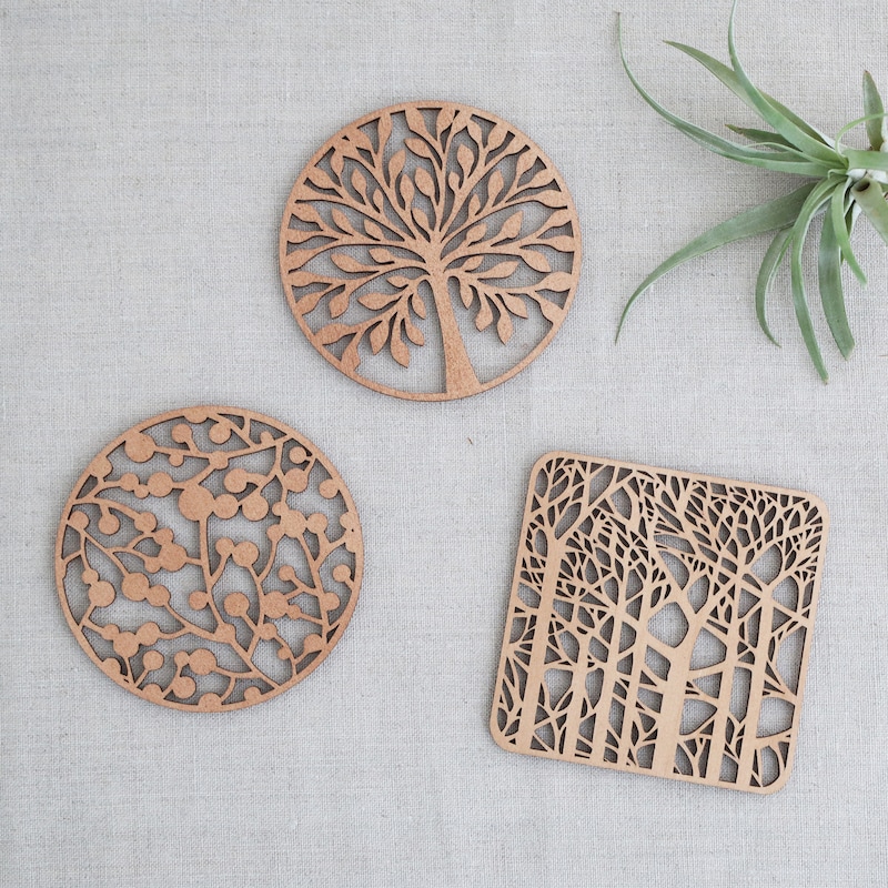 LVAD Coasters 進も 4個の自然な手作りの編まれた飲み物の 