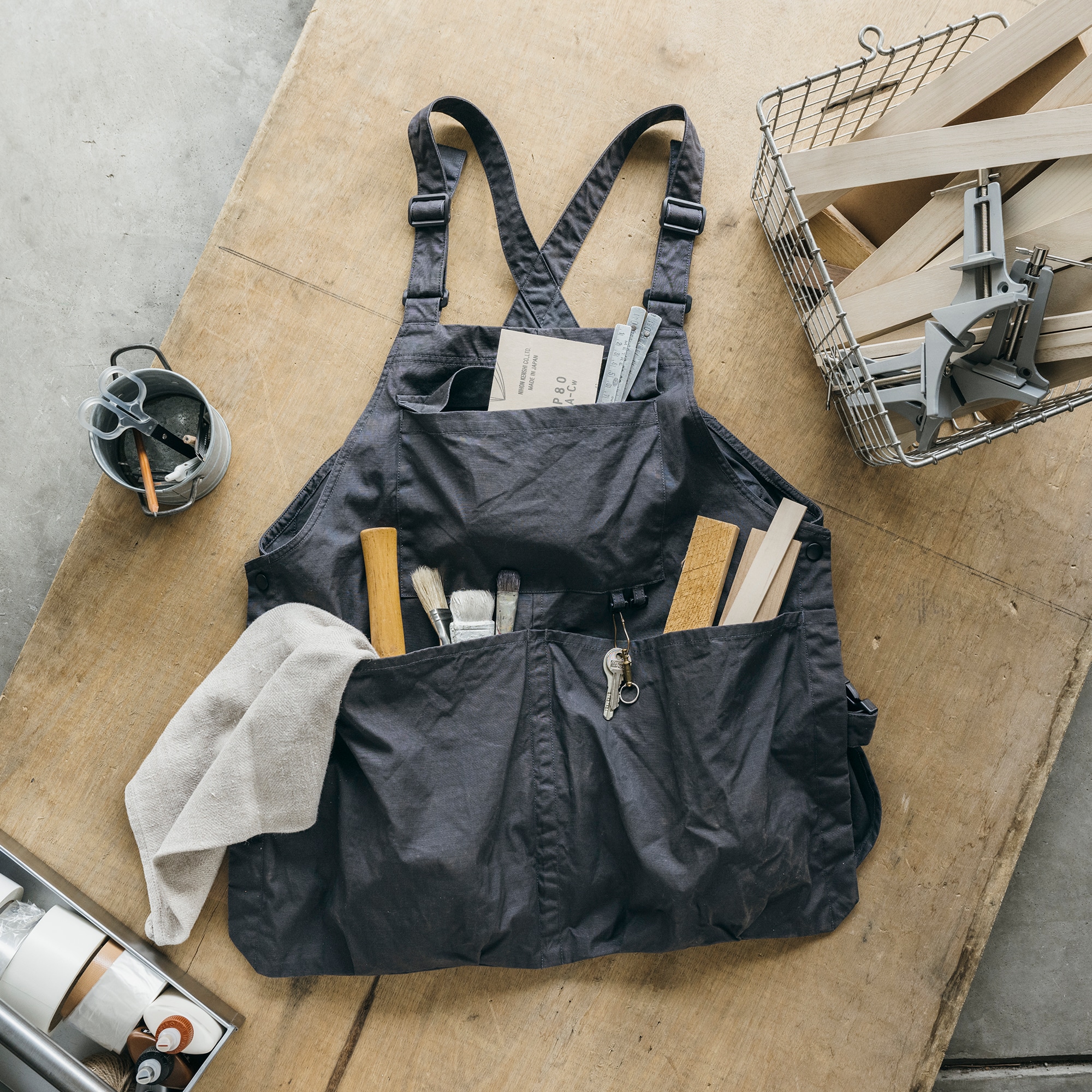 燃えにくい素材を使ったアウトドアエプロン