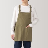 燃えにくい素材を使ったアウトドアエプロン