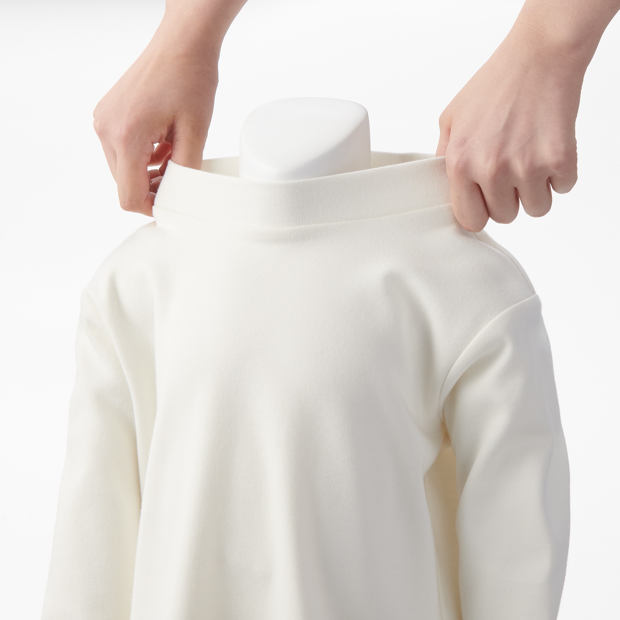 ベビー　起毛スムース編みハイネック長袖Ｔシャツ