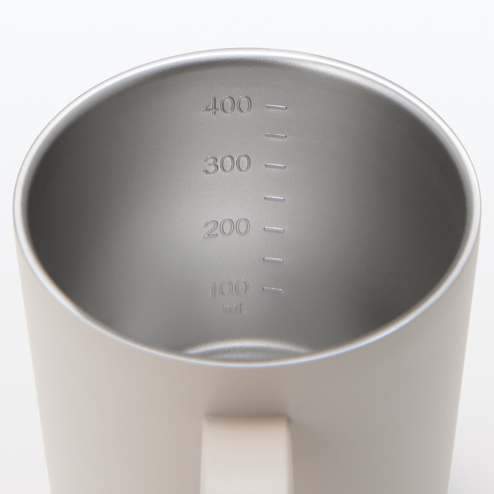 目盛り付き　保温保冷　蓋付きマグカップ