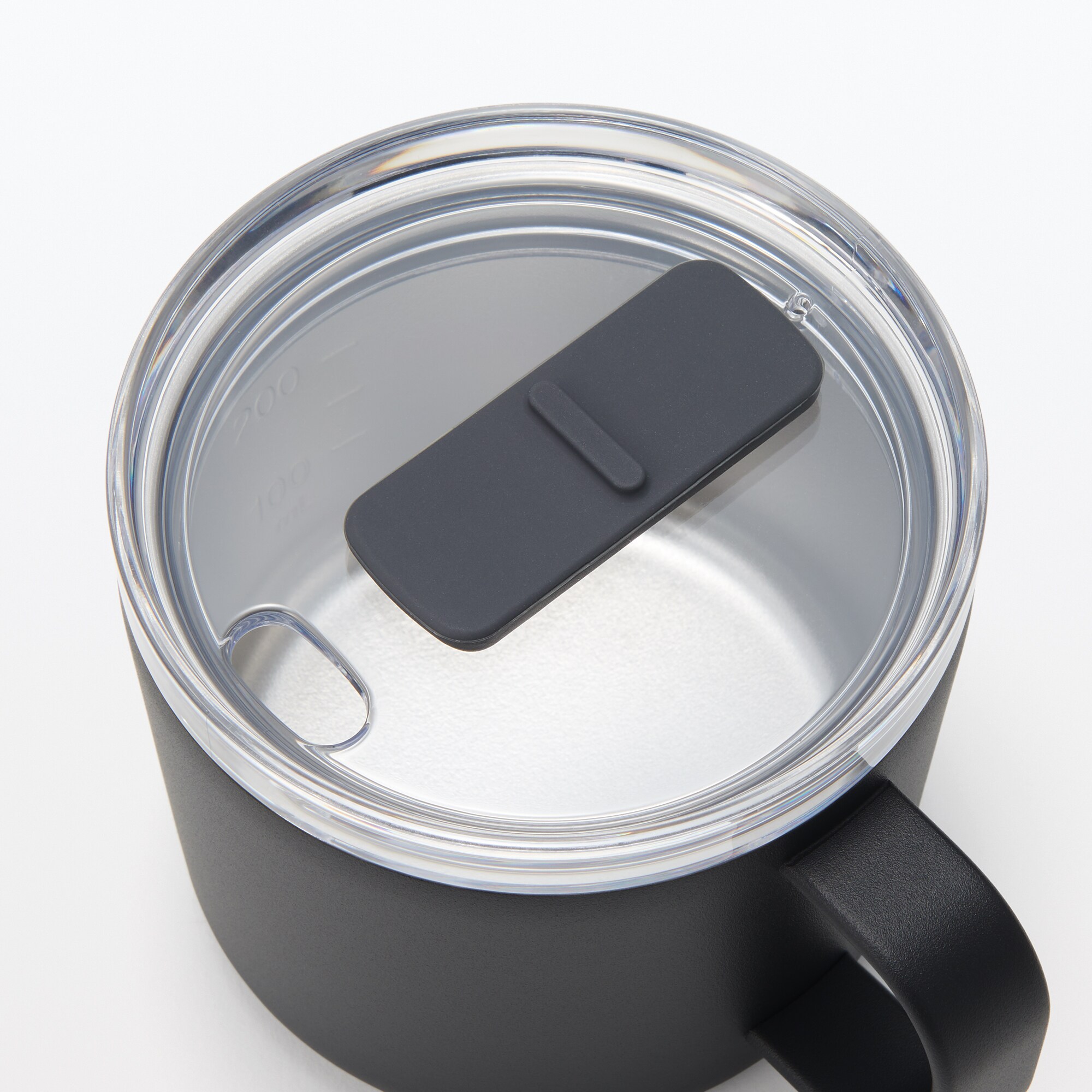 目盛り付き　保温保冷　蓋付きマグカップ