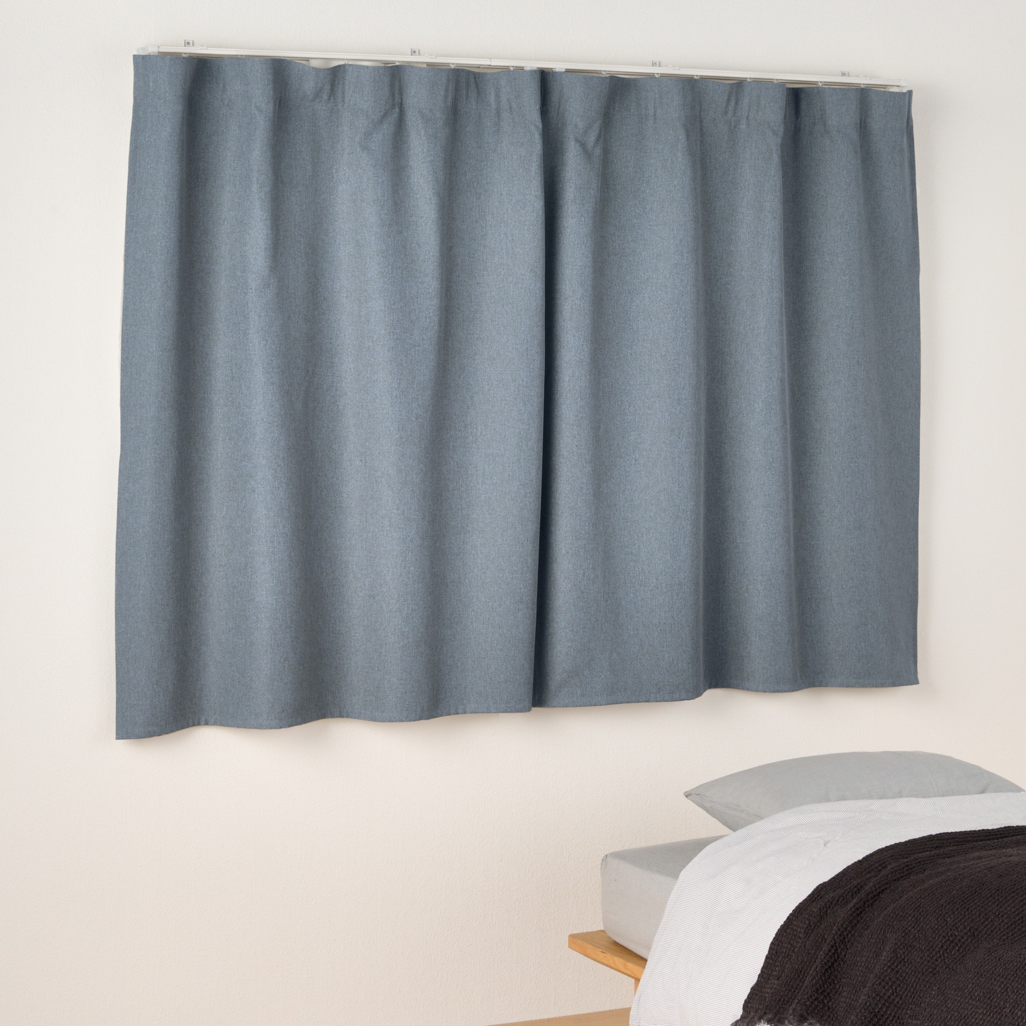 防炎・遮光性　ドビー織りノンプリーツカーテン