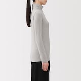 婦人　起毛フライス編みタートルネック長袖Ｔシャツ