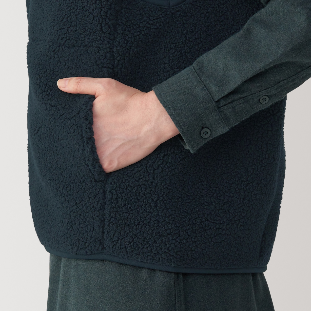 婦人　ボアフリースベスト