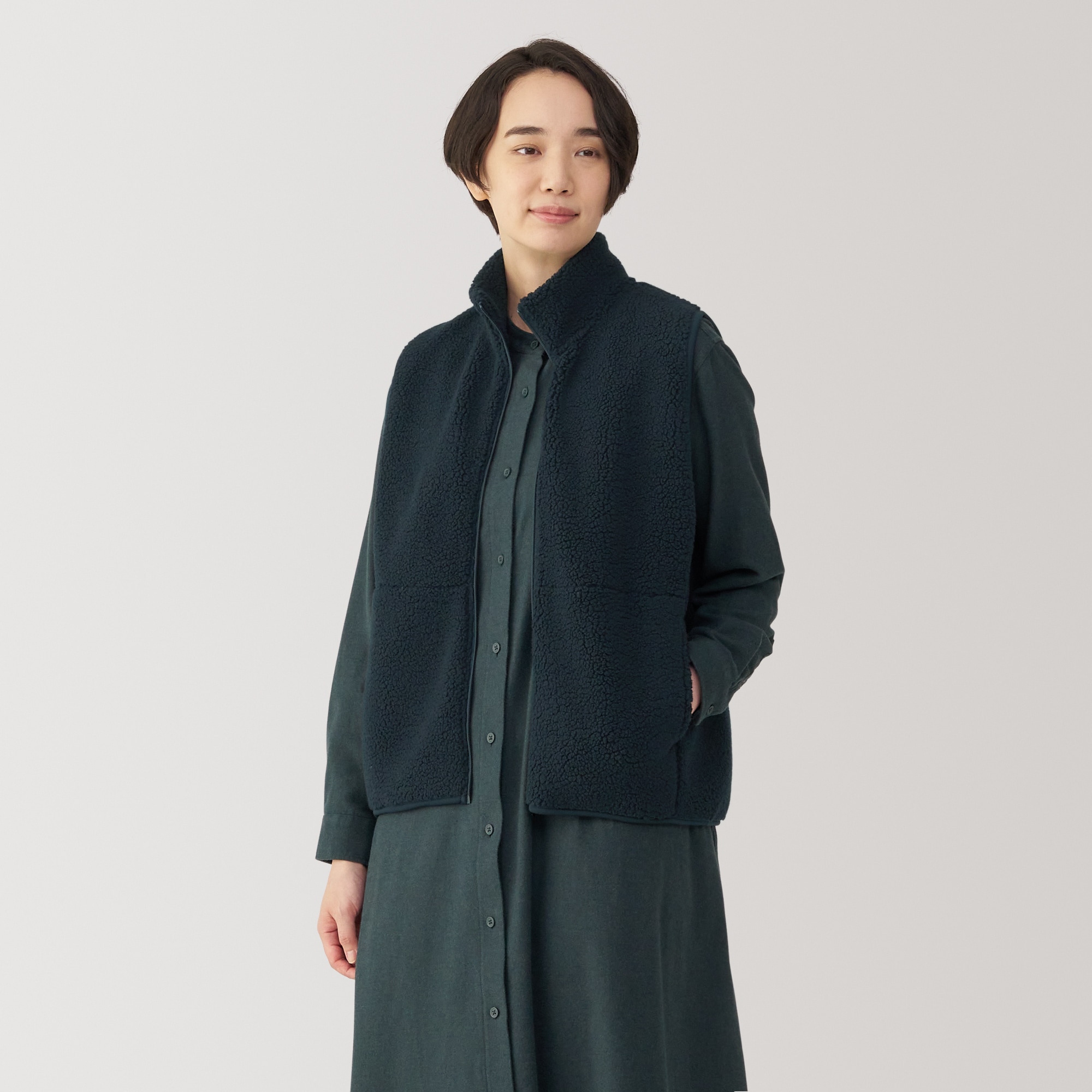 婦人　ボアフリースベスト