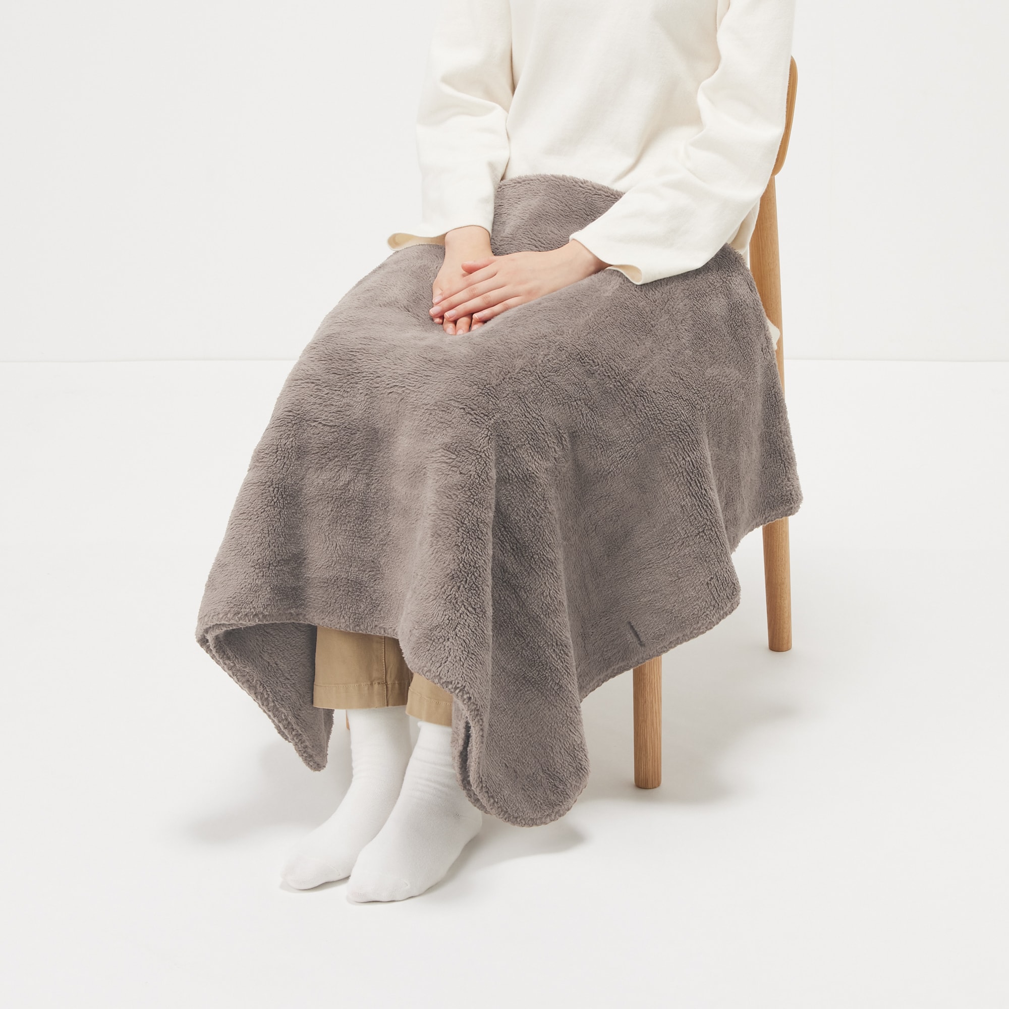 再生ポリエステル　あたたかファイバー厚手ハーフケット