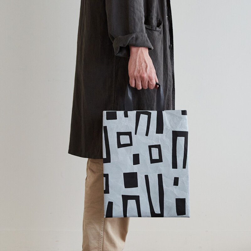 IDEE］柚木沙弥郎デザイン SIWA FLATバッグ M ブロック 
